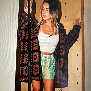 LA LA OVERSIZED CROTCHETED GRANNY SWETAER. NWT.